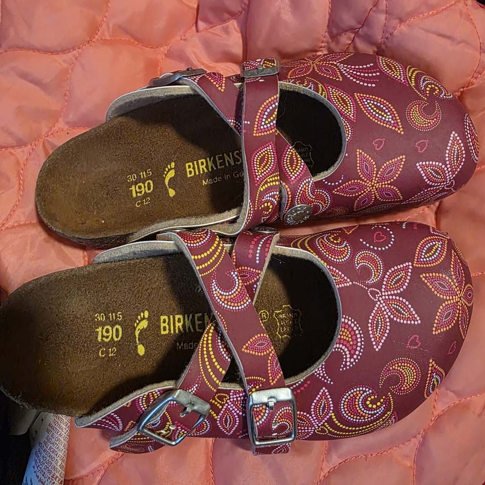Birkenstock Kids Mary Jane Clogs in Burgundy Pattern